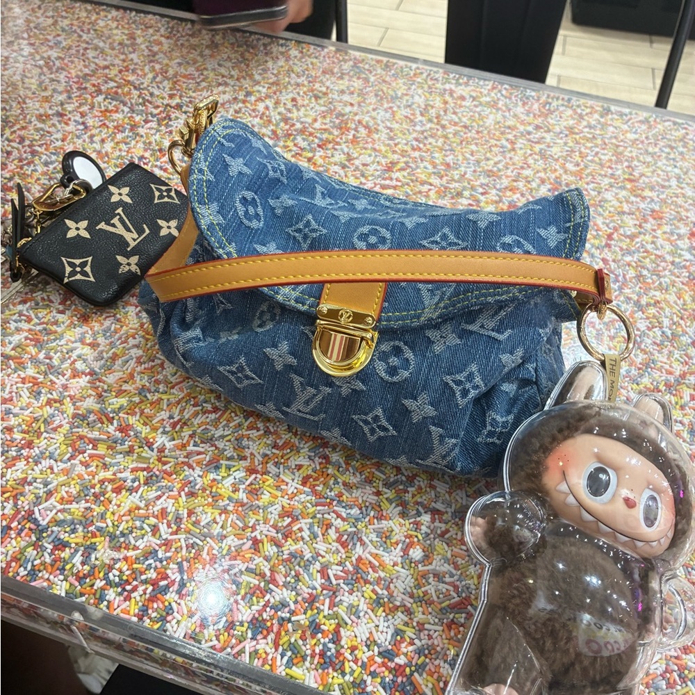 Meet your Posher, Liza